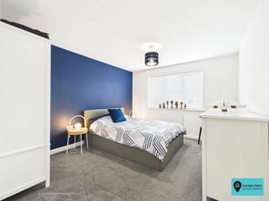 Bedroom- click for photo gallery